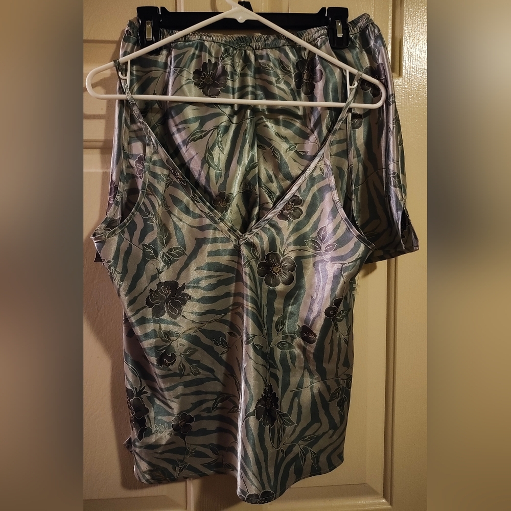 Woman's Pajama & Shorts Sleepware Set